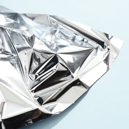 🚨 Emergency outdoor Survival Blanket – Compact Silver Thermal Shelter for Emergency Kits